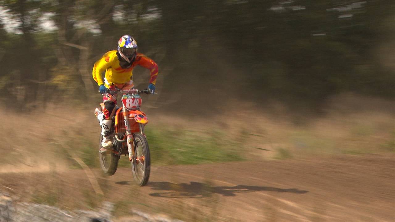 Jeffrey Herlings tijdens de geheime training in Lelystad.