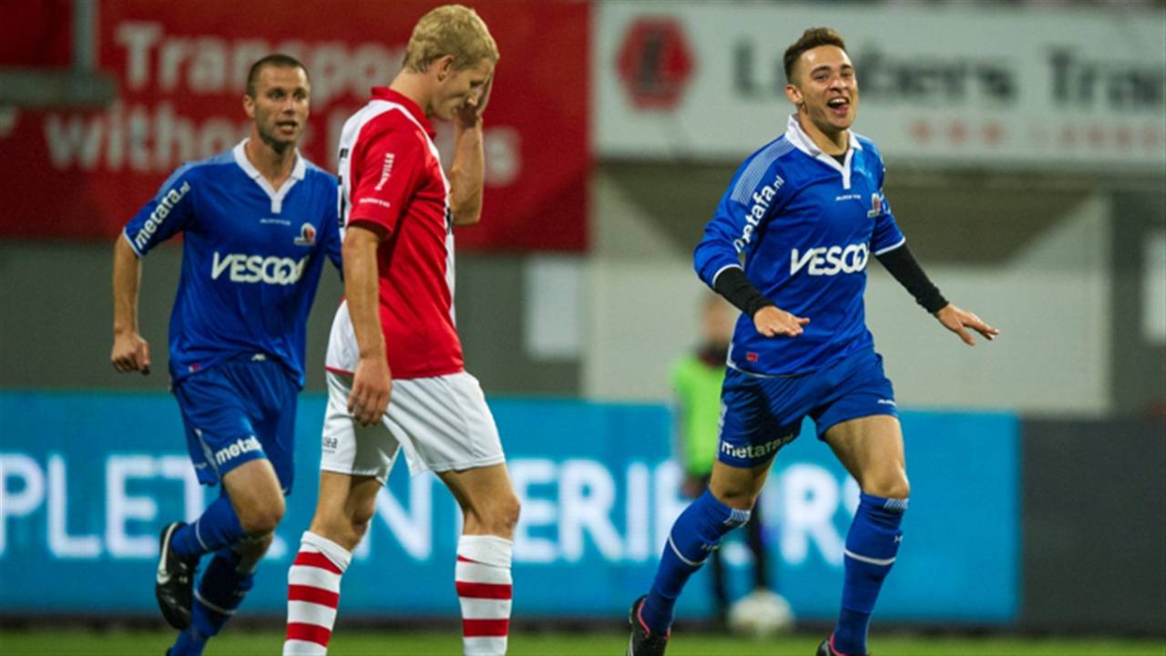 Stanley Elbers baalt van doelpunt FC Emmen (foto: VI Images)