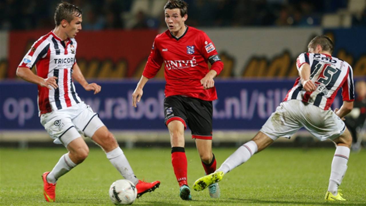 Willem II verdedigt met man en macht (foto: VI Images)