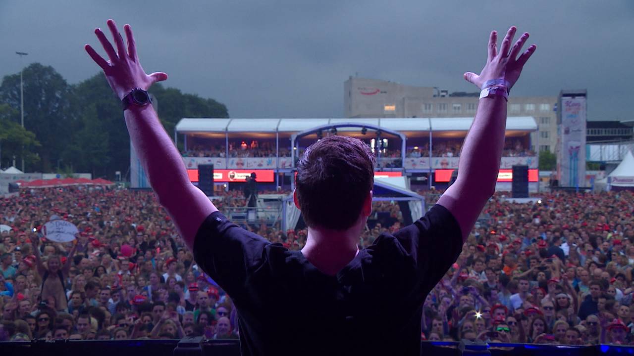Hardwell noemt het uitreiken van de prijs een eer.