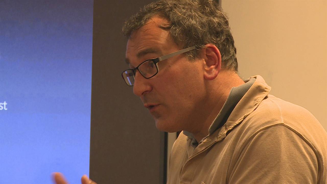 Diederik Stapel tijdens zijn college op de Academy for Creative Studies