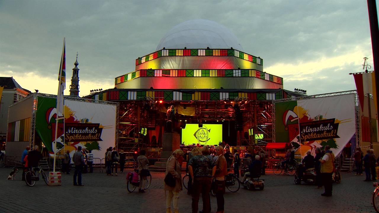 Grote tent op de Markt in Den Bosch