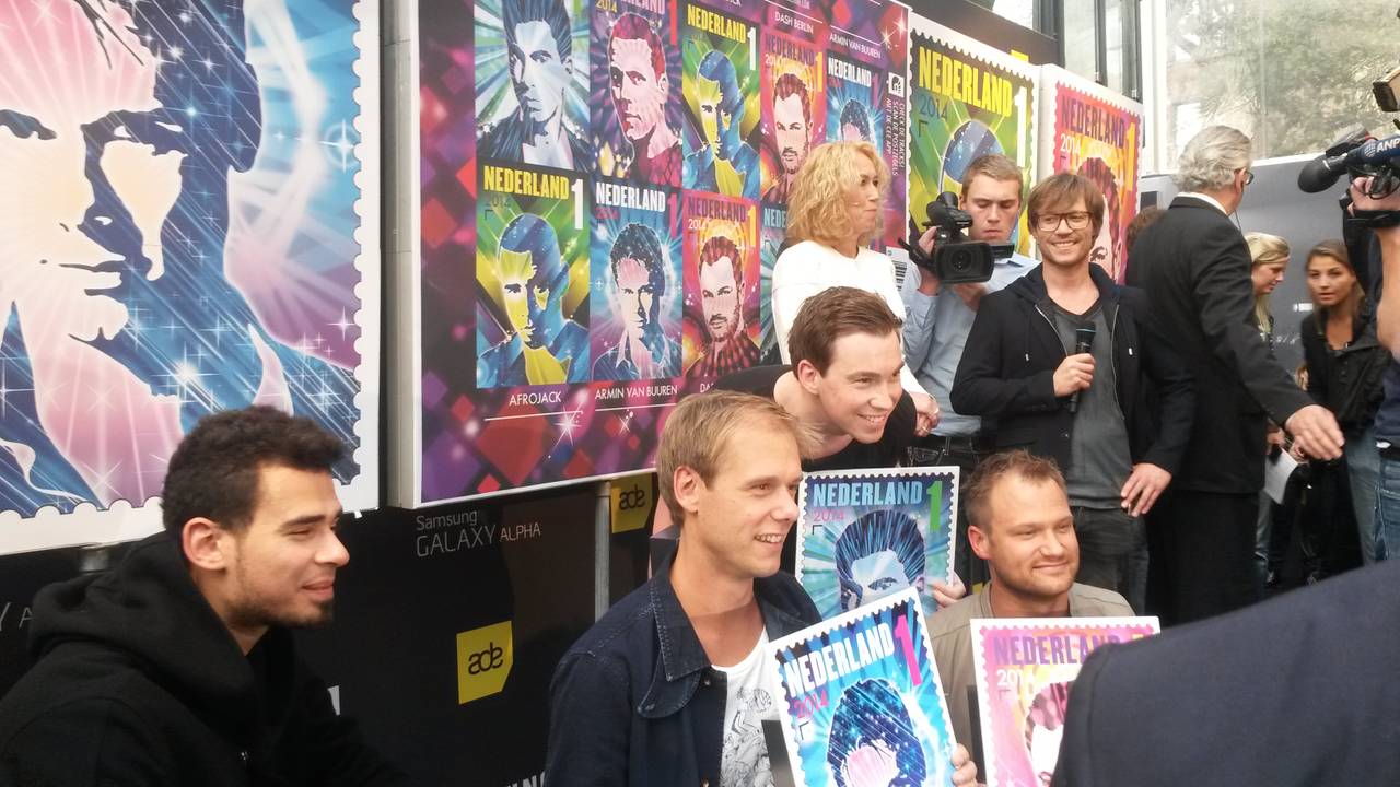Hardwell, Afrojack, Armin van Buuren en Dash Berlin met de zegel