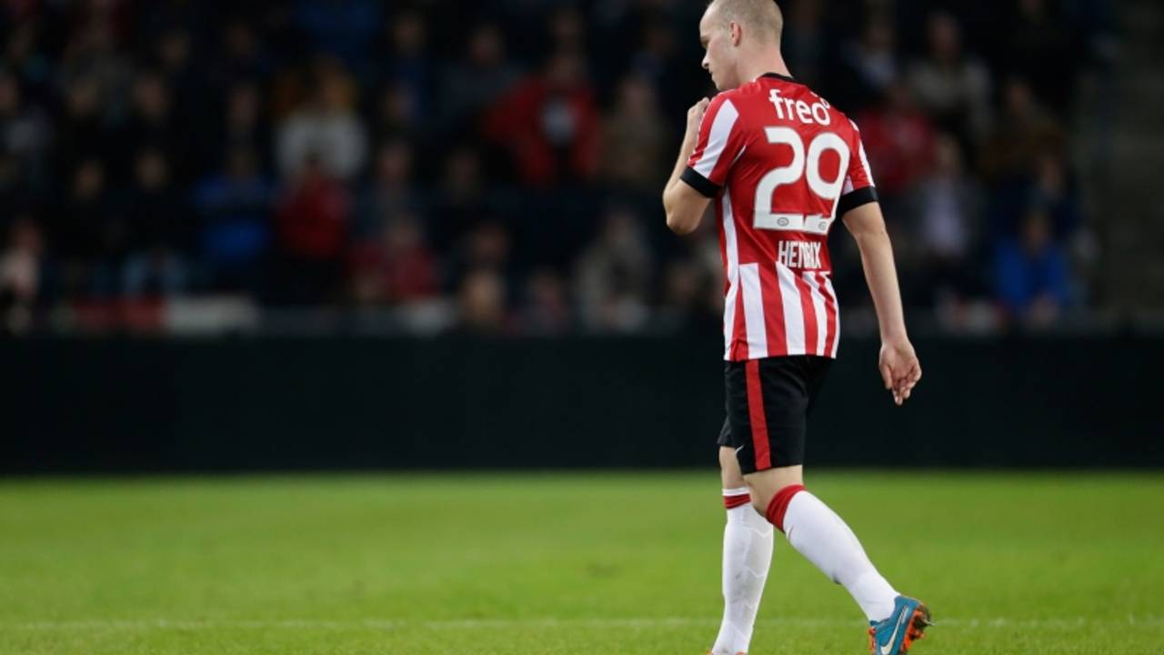 Jorrit Hendrix kreeg in de eerste helft twee keer geel