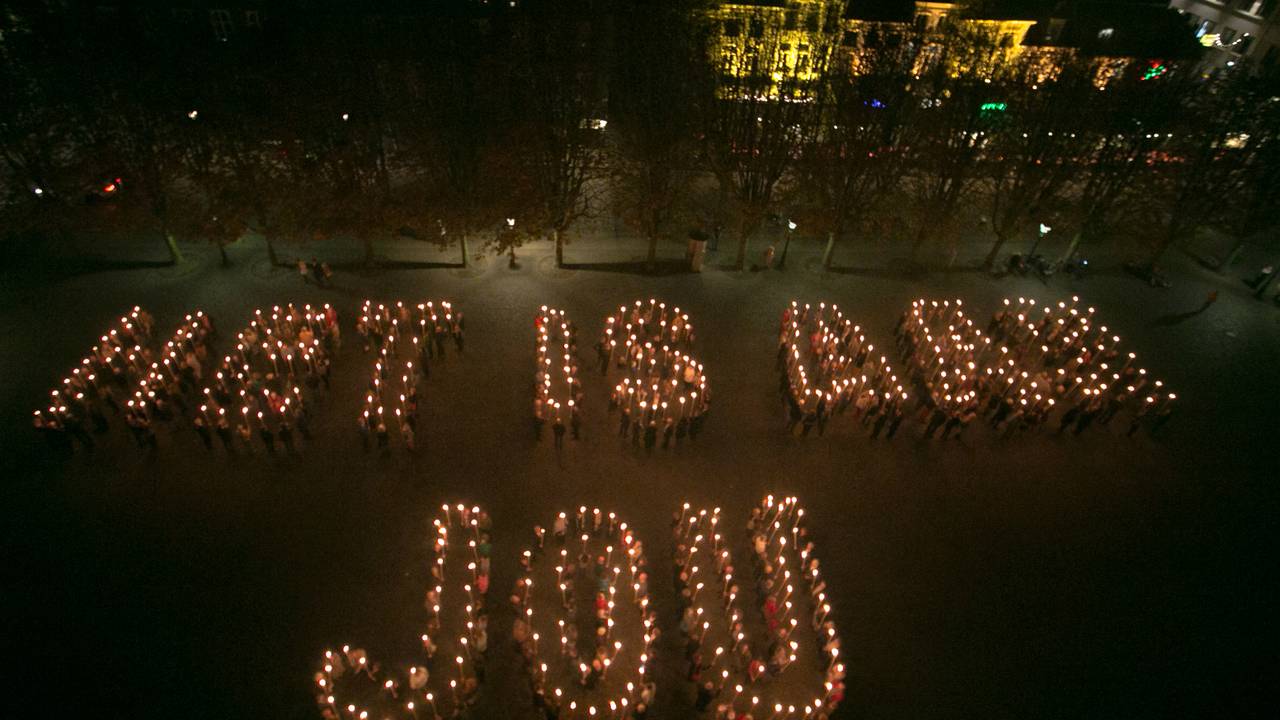 De Bossche burgemeester Rombouts draagt een van deze fakkels