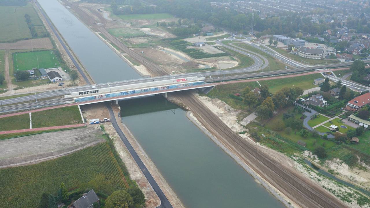 De spoorbrug bij Den Bosch. (Foto: Rijkswaterstaat)