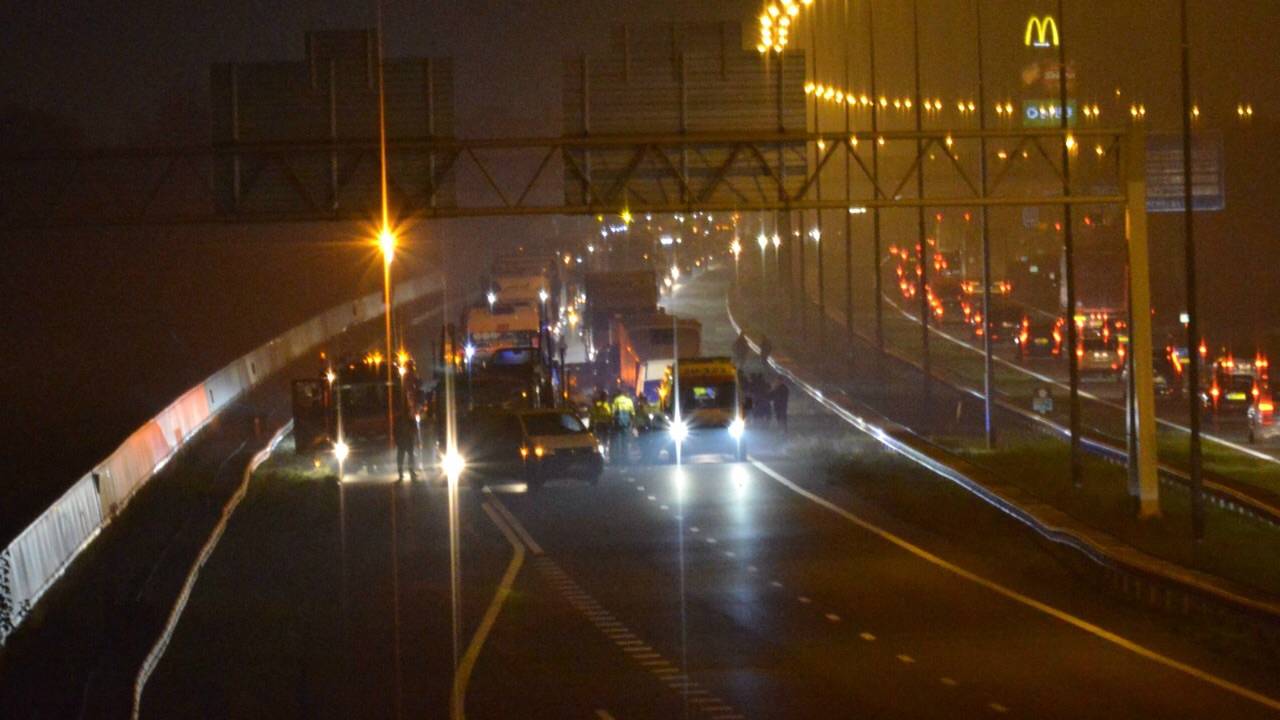 Ernstig ongeval op A16 bij Hazeldonk. (foto: perry Roovers: SQ Vision Mediaprodukties)