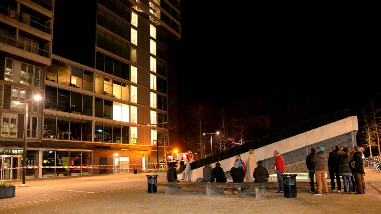 Bewoners even geëvacueerd (foto: Toby de Kort)