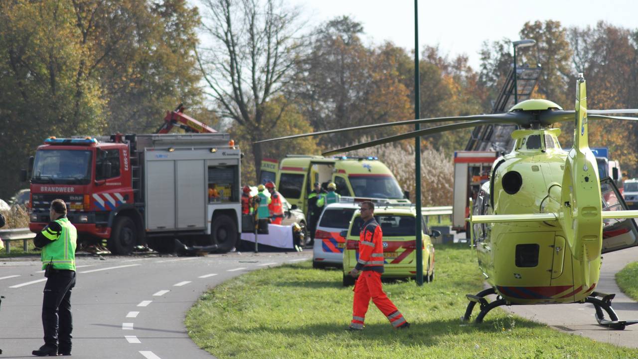 Bij het ongeluk viel een dode. (Foto: AS Media).