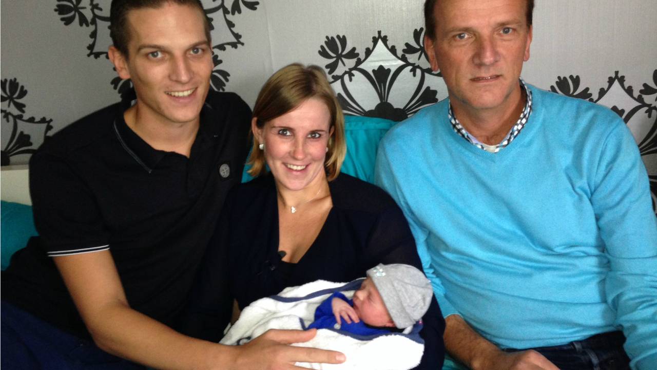 Papa Dennis, mama Dimphy, opa Bart en zoontje Djazz (foto: Rob van Kaathoven)