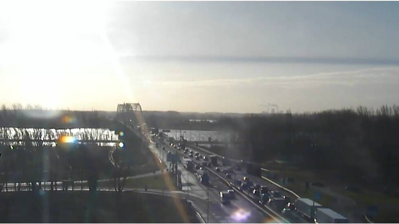 File op de A27 (Beeld: VID)