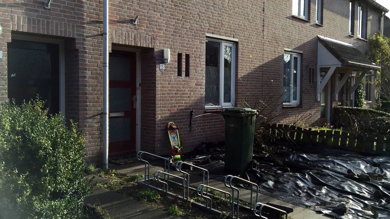 Het huis van de vermoorde Syriër in Esch is weer bewoond (Foto: René van Hoof)
