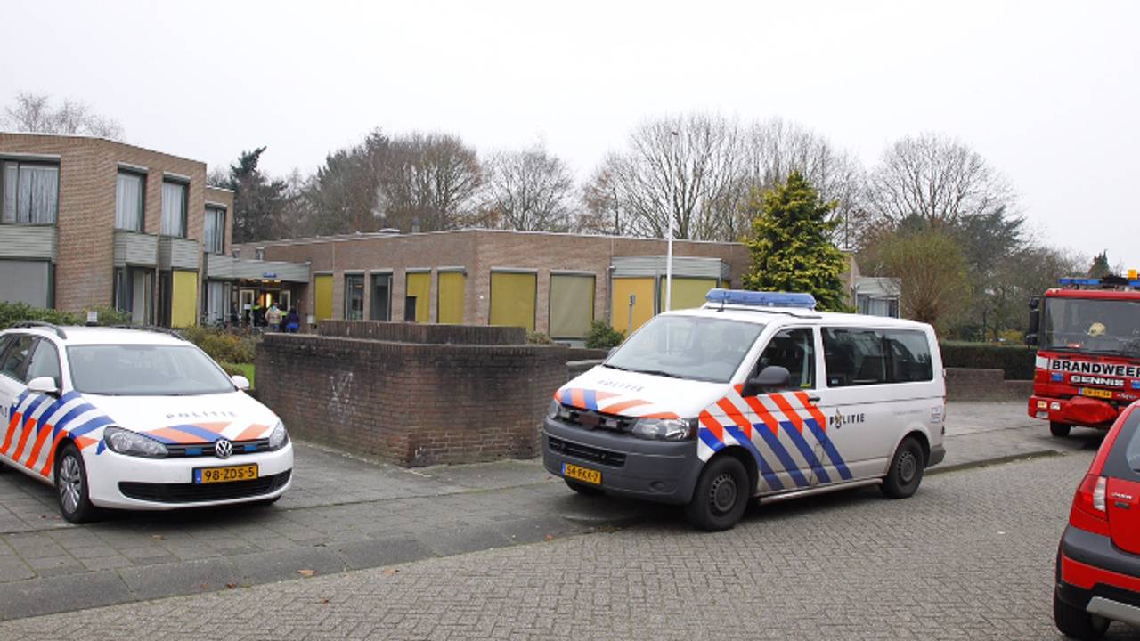 Politie en brandweer ter plekke (foto: Marcel van Dorst / SQ Vision)