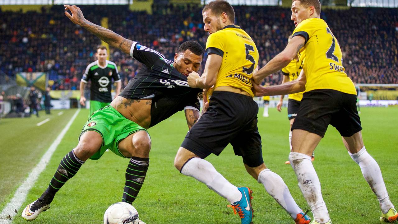 NAC ging vechtend ten onder tegen Feyenoord (foto: VI Images)