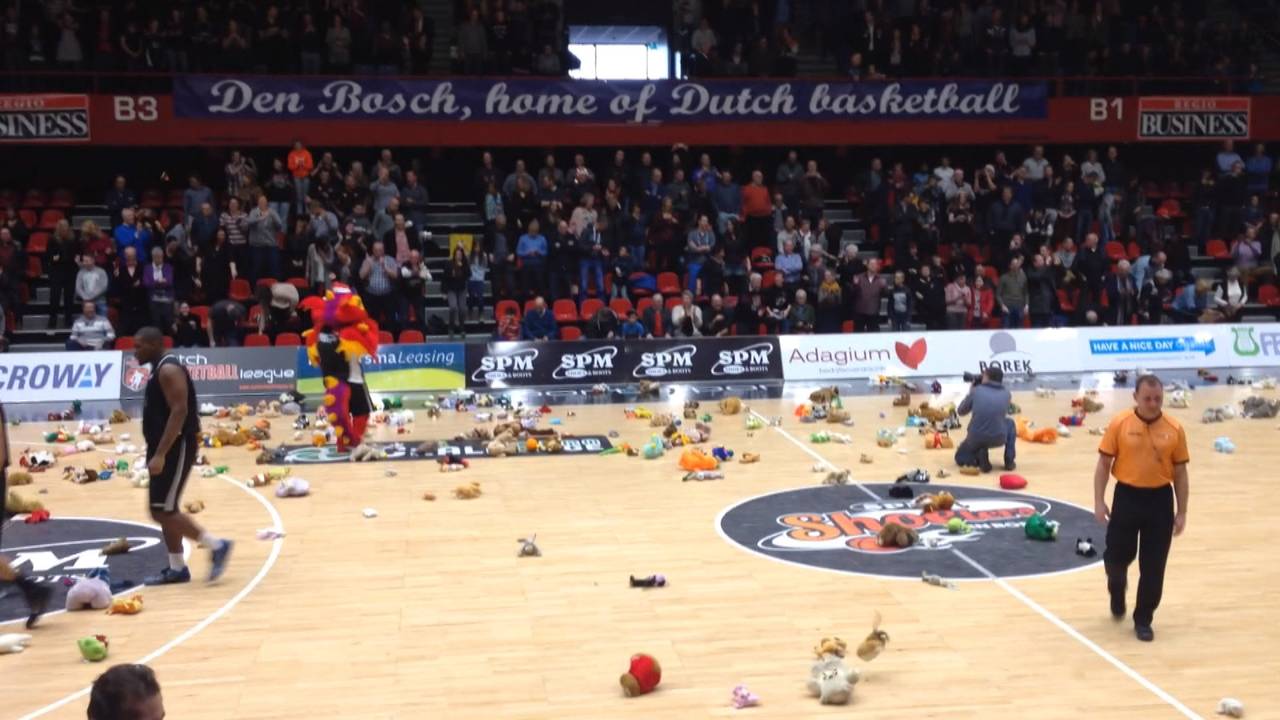 Teddy Bear Toss bij SPM Shoeters