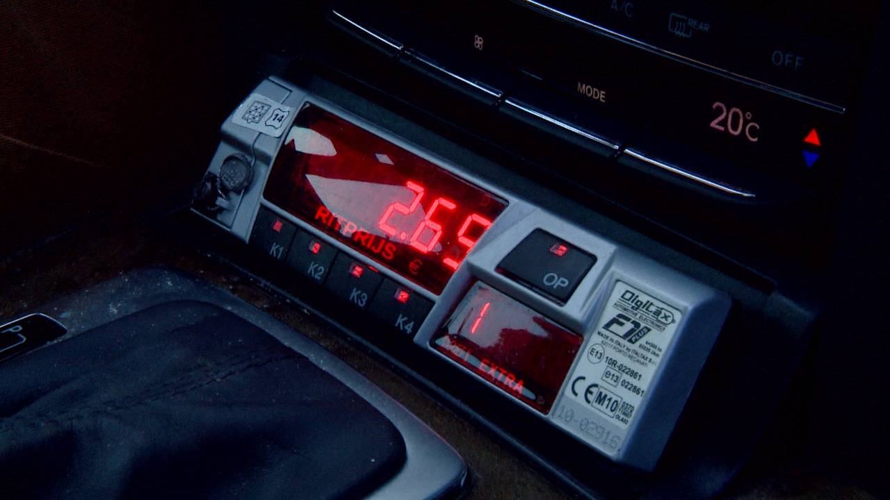 Taxichauffeurs: korte ritjes in dorpen niet winstgevend