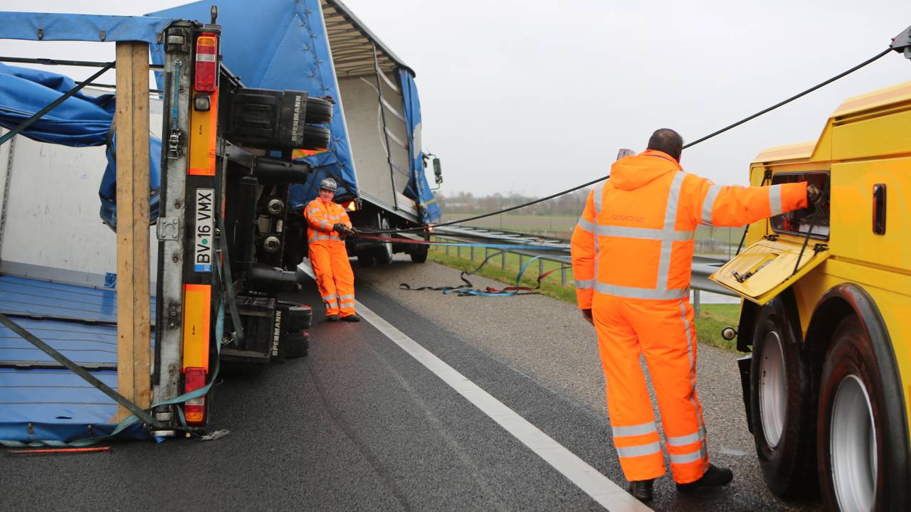 Brabant heeft last van een decemberse herfststorm, maar schade blijft uit