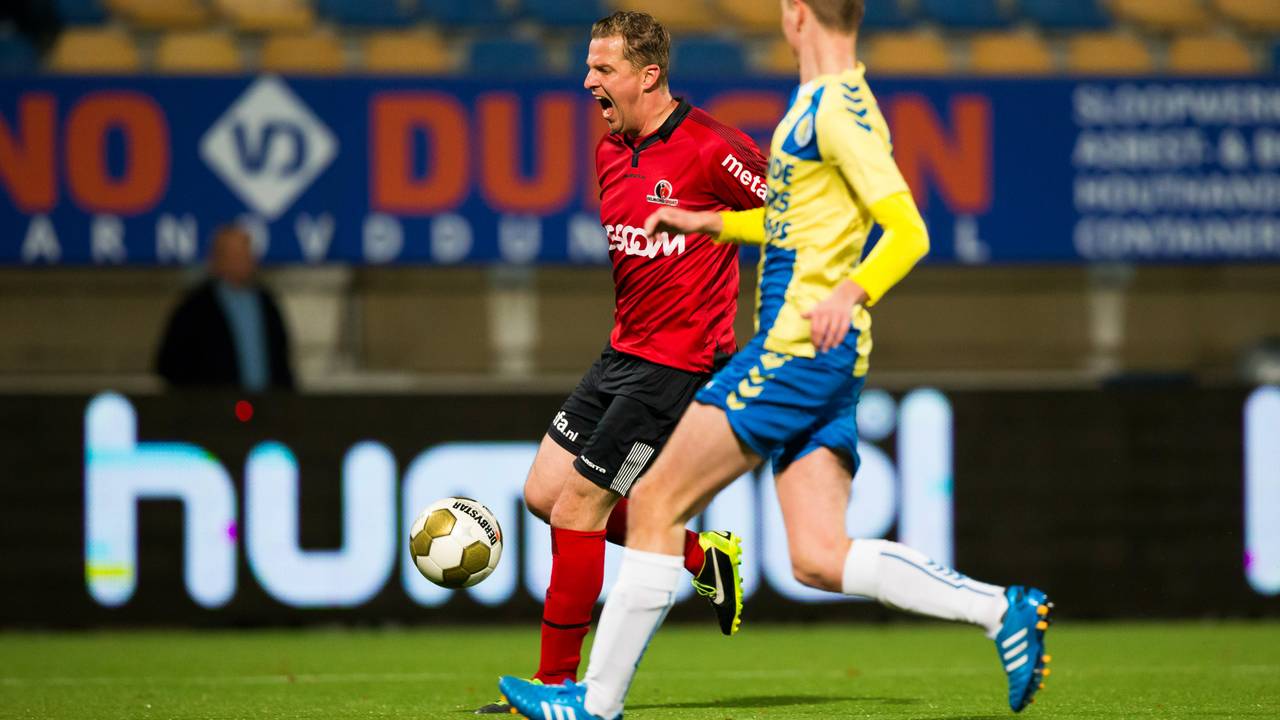 Jack Tuypin het shirt van Helmond Sport (foto: VI Images)