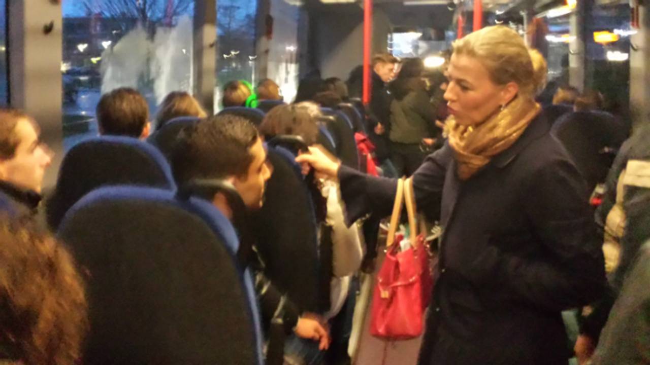 Albert Dawood in gesprek met Roos Zevenboom van Arriva