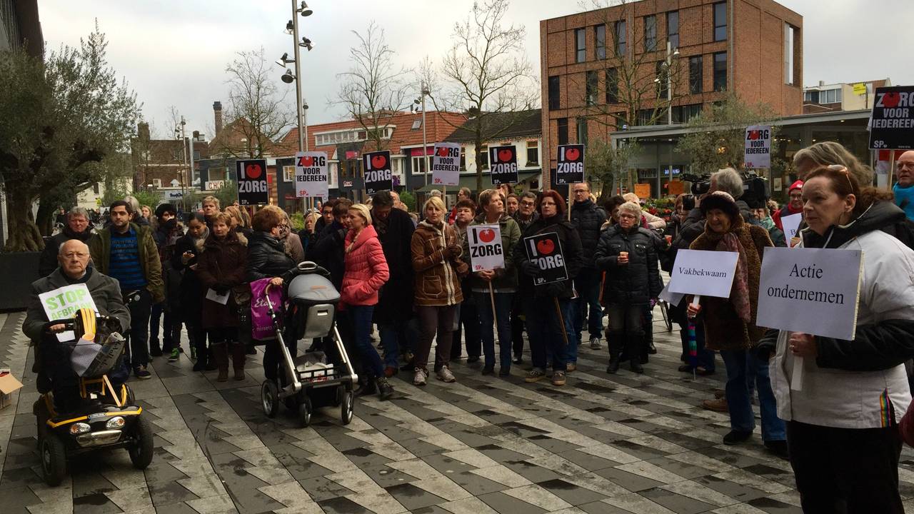 Actievoerend personeel van Thebe (Foto: Raoul Cartens).