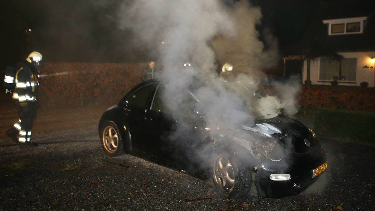 Autobrand Sint-Michielsgestel (Foto: Bart Meesters / Meesters Multi Media)