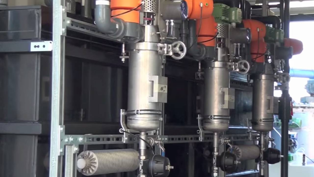 Een mestmachine van AquaPurga.