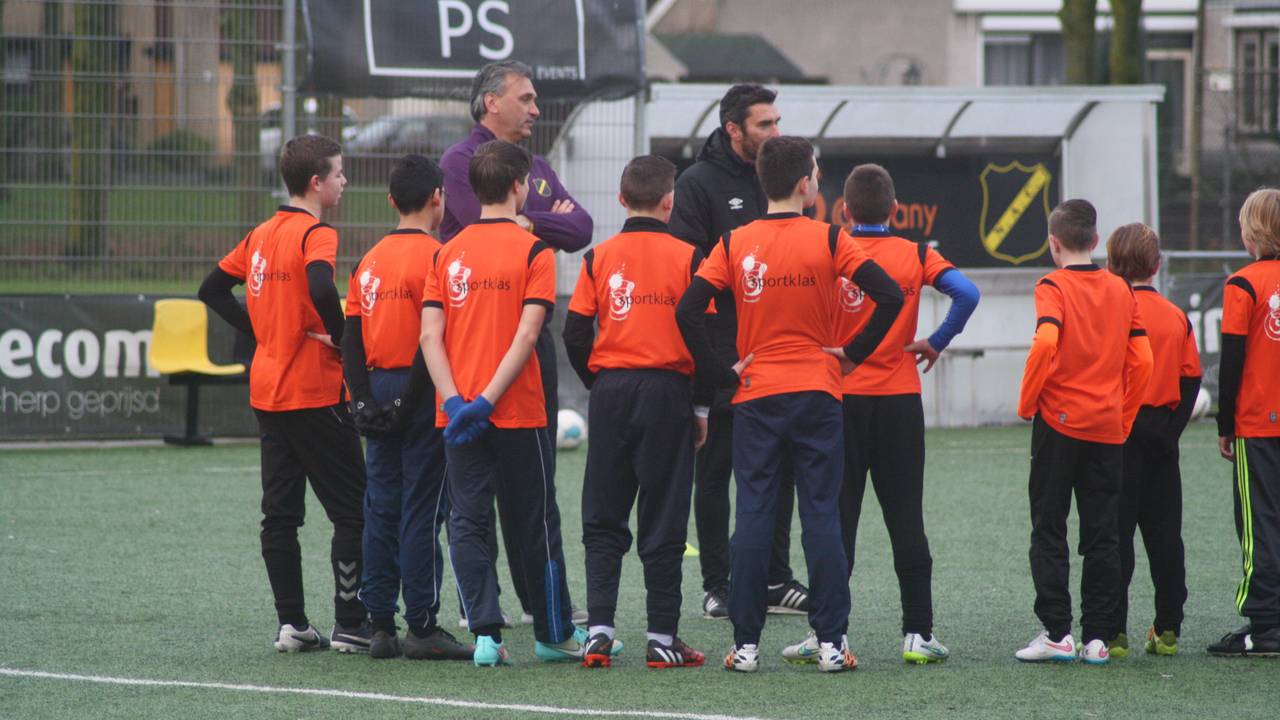 NAC-trainer Maaskant geeft clinic