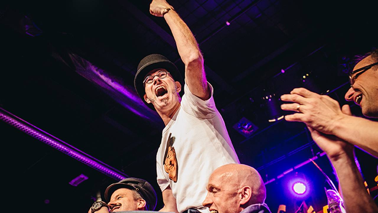 Andy Marcelissen wint finale Keiebijters Kletstoernooi