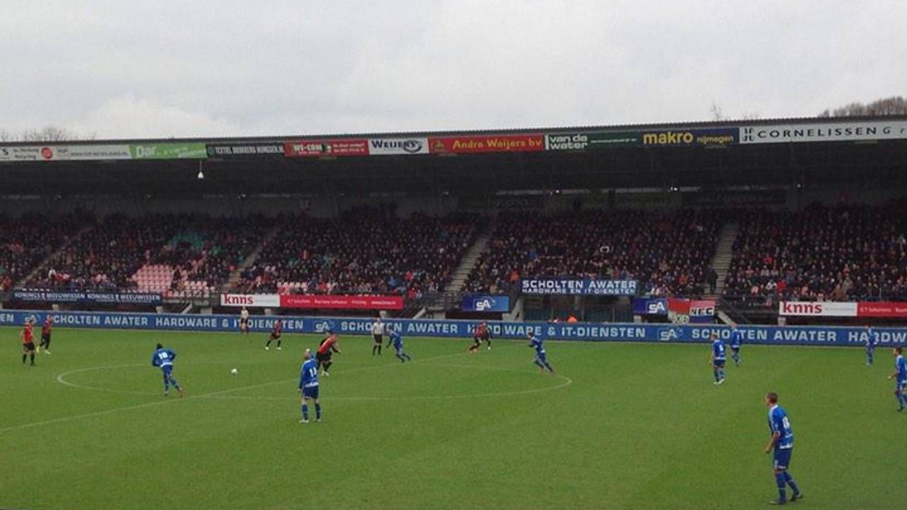 Helmond Sport op bezoek in Nijmegen (foto: @HelmondSport / Twitter)