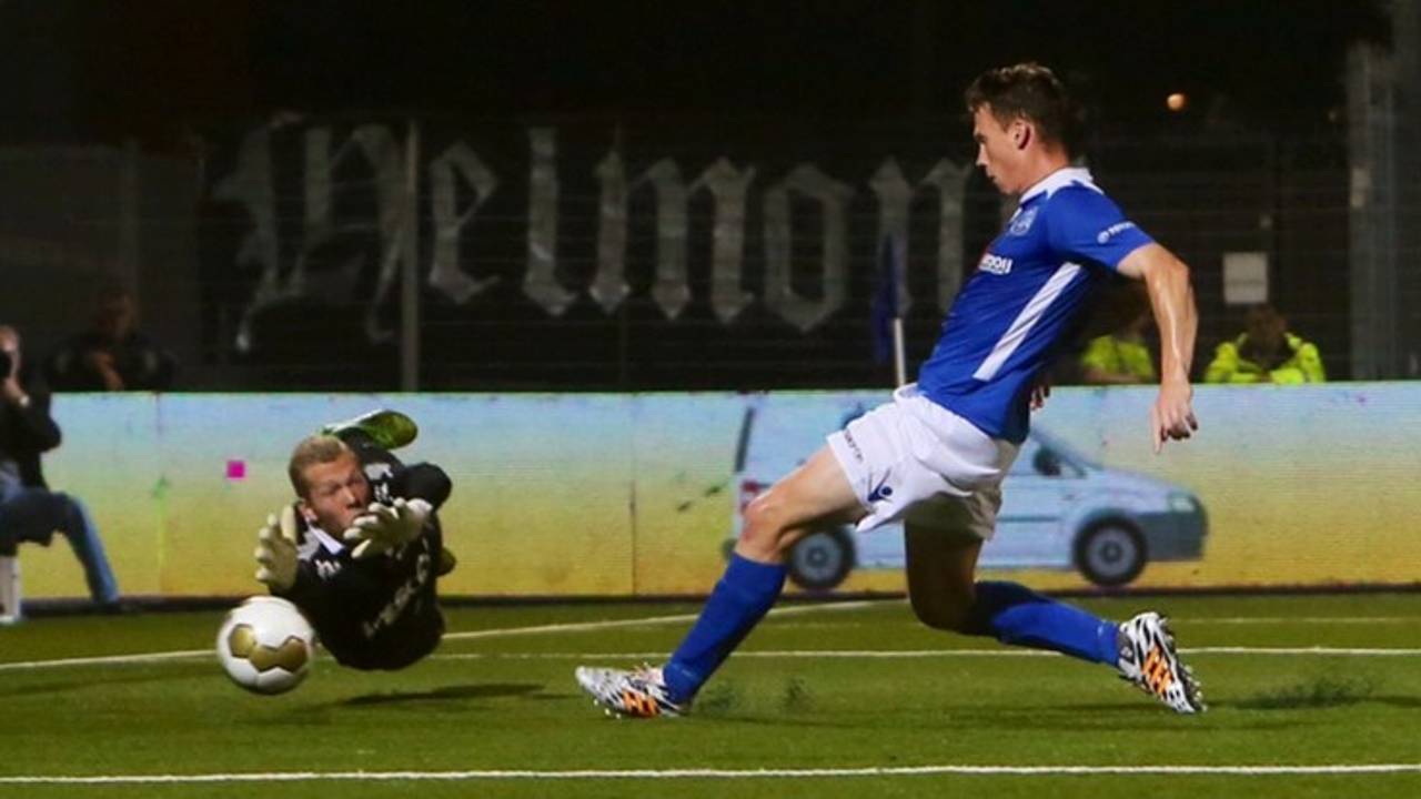 Erik Quekel scoort voor FC Den Bosch (Foto: Martijn de Bie)