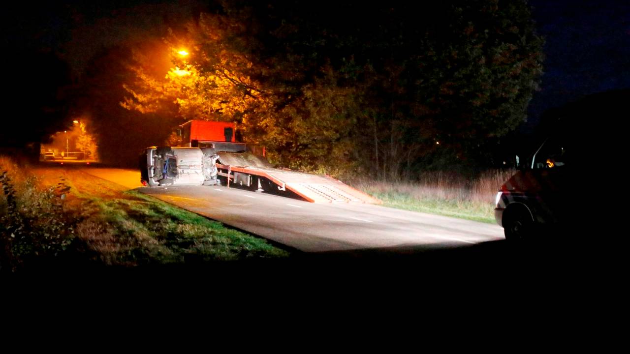Zo stond de oplegger geparkeerd. (Foto: Hans van Hamersveld/SQ Vision)
