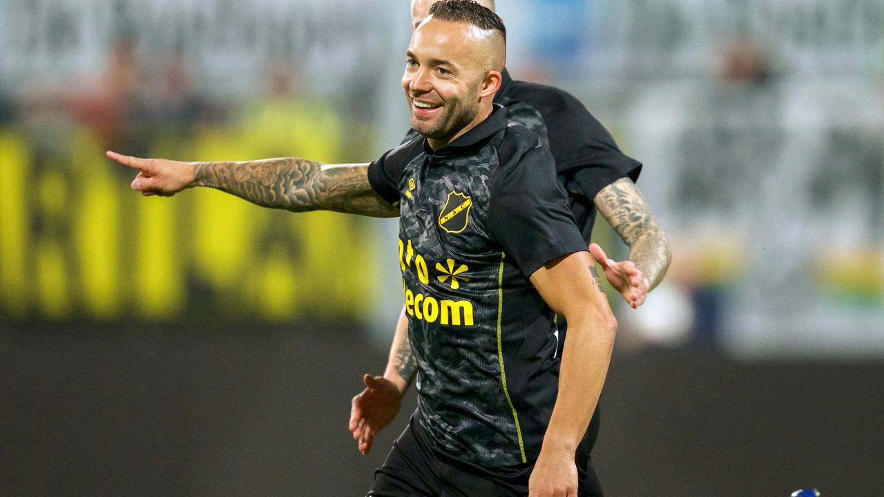 Demy de Zeeuw na zijn treffer (foto: VI Images)