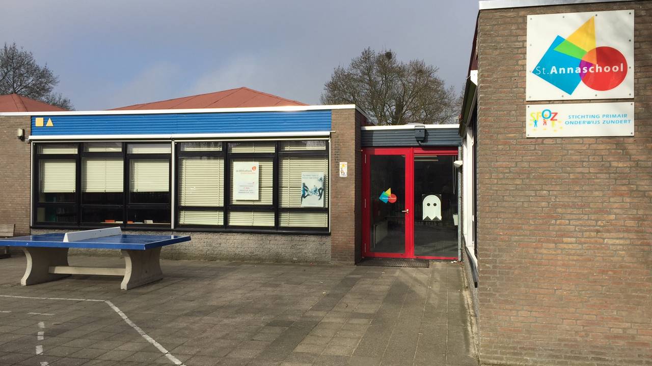 Rene Van Den Broeke Schooldirecteur René van den Broeke ontkent diefstal 200.000 euro