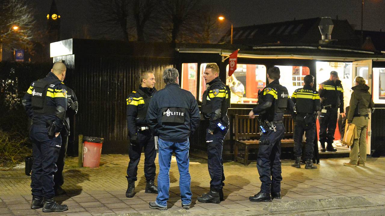 De overvallen medewerkster stond alleen in de zaak. (Foto: Rico Vogels/SQ Vision).