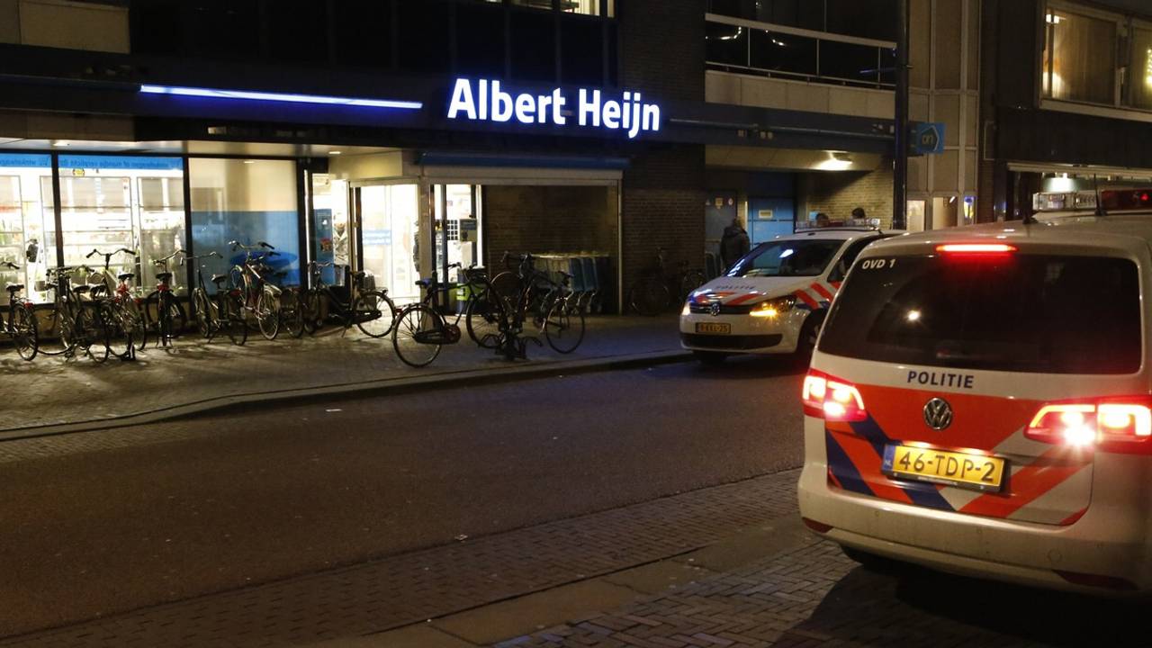 De overvallen supermarkt (foto: Gabor Heeres/SQ Vision)