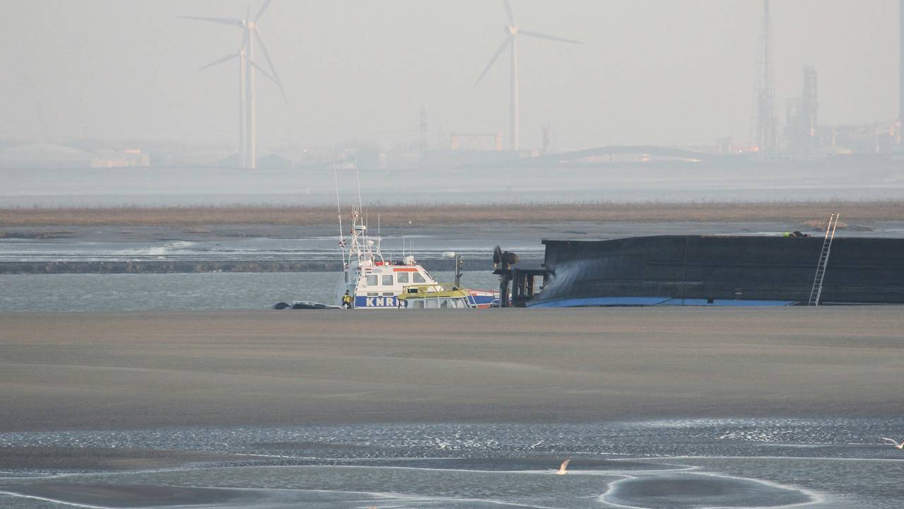 Twee opvarenden werden gered maar Rick Broekmeulen wordt nog steeds vermist