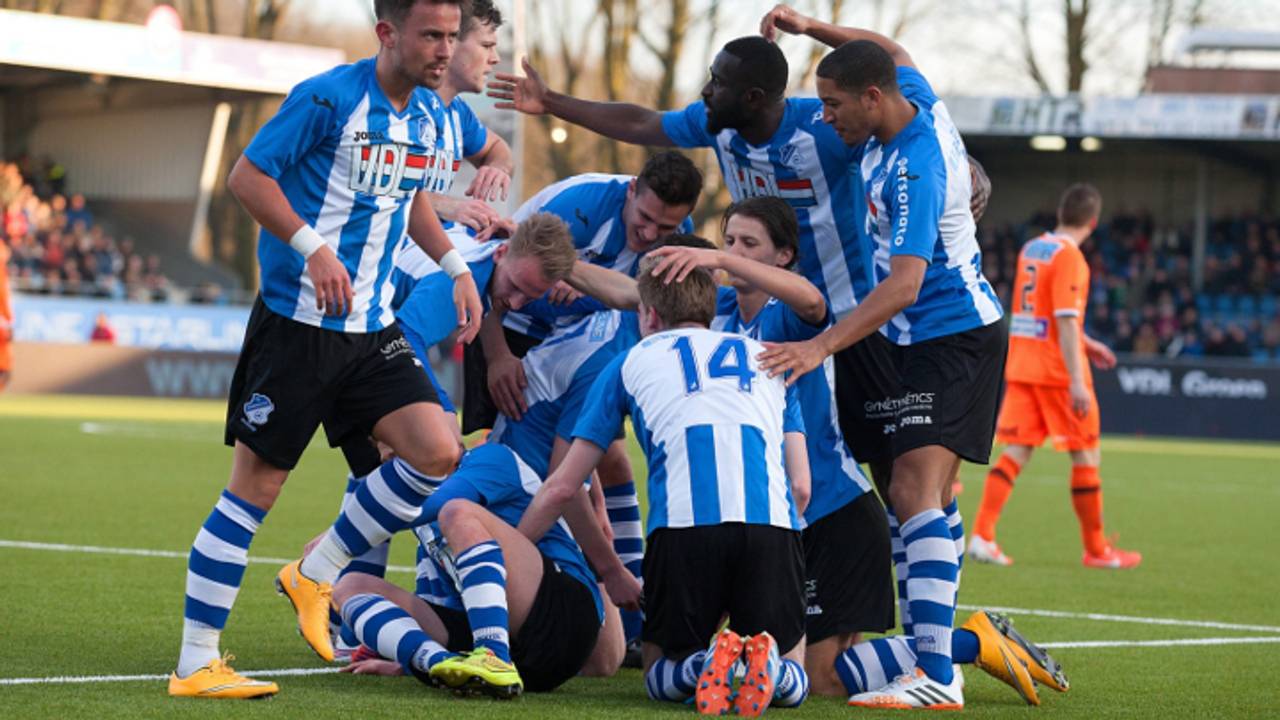 Doelpunt van Tom Boere wordt gevierd (foto: VI Images)