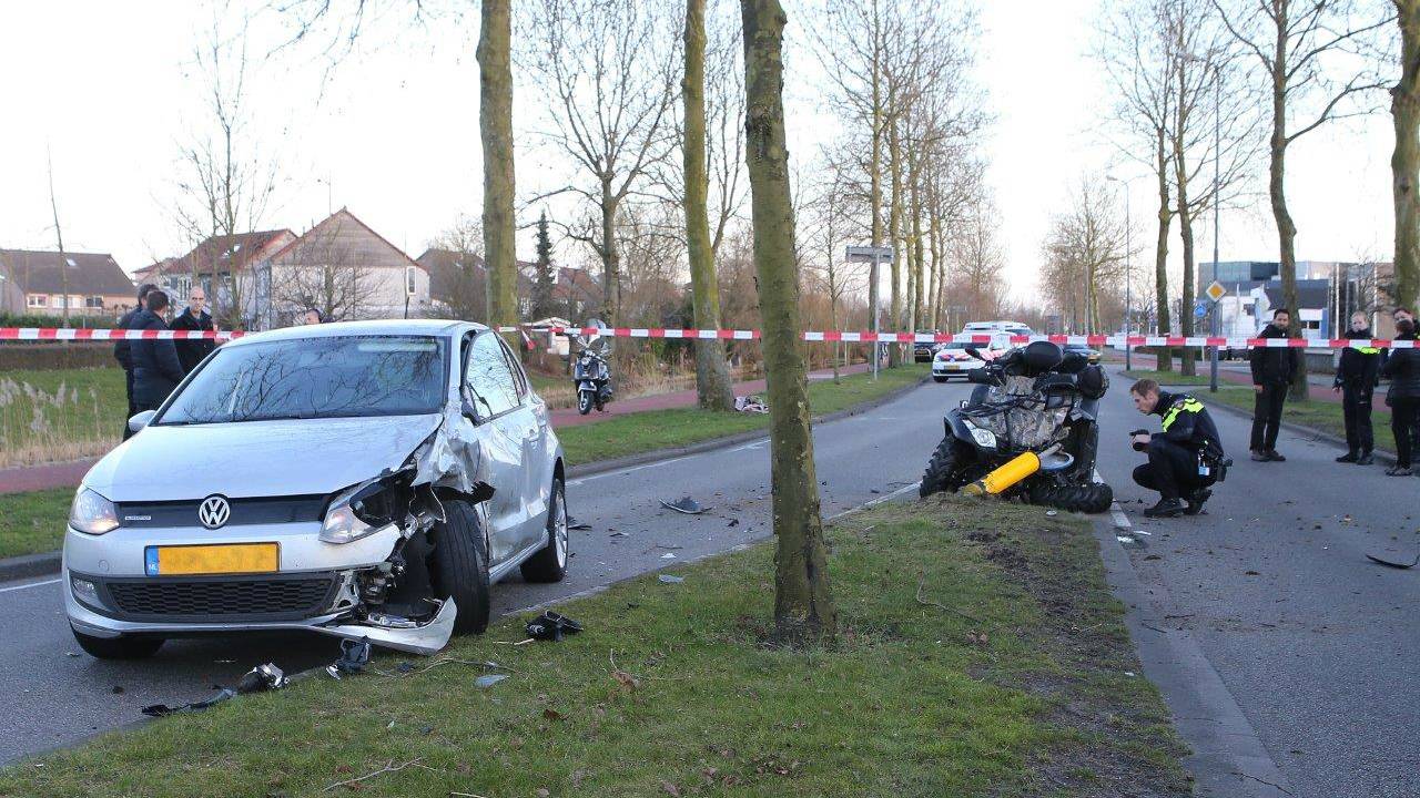 Bestuurder van de quad is zwaargewond geraakt (foto: Bart Meesters)
