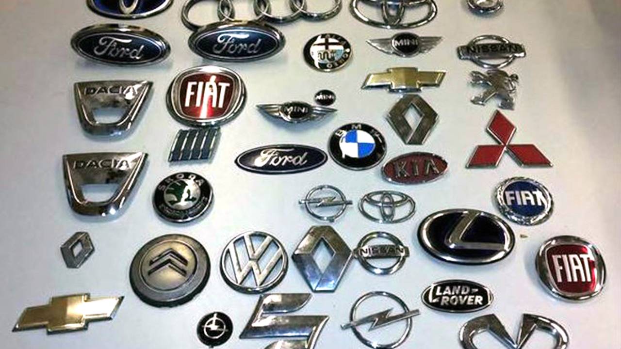 Tientallen gestolen autologo's gevonden in huis in Eersel