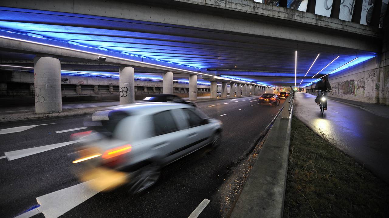 De verlichte tunnel (foto: Jos Lammers)