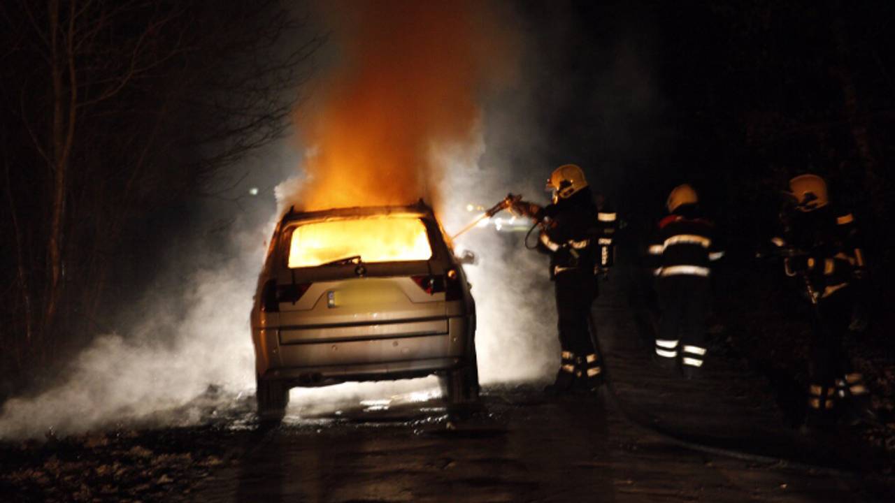 Verdachte autobrand (foto: Christian Traets / SQ Vision)