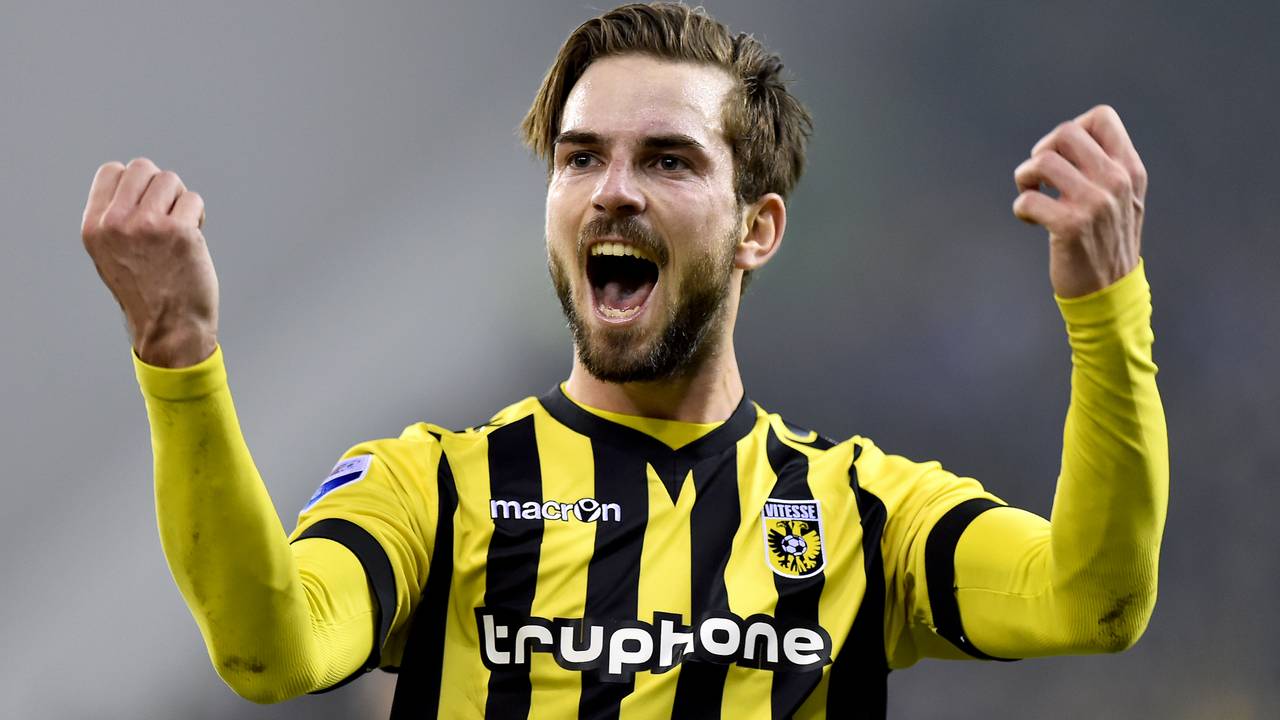 PSV polst Pröpper voor overgang (foto: PicsUnited)