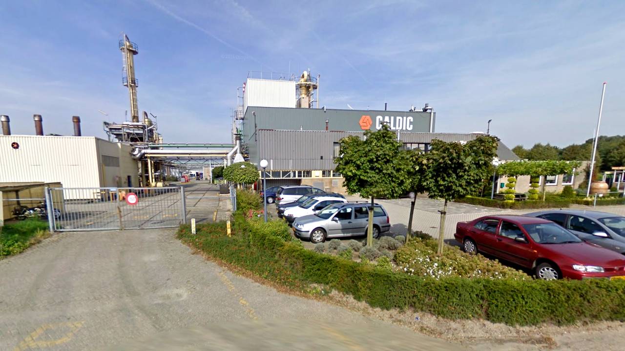 Caldic langs de Roode Vaart bij Zevenbergen