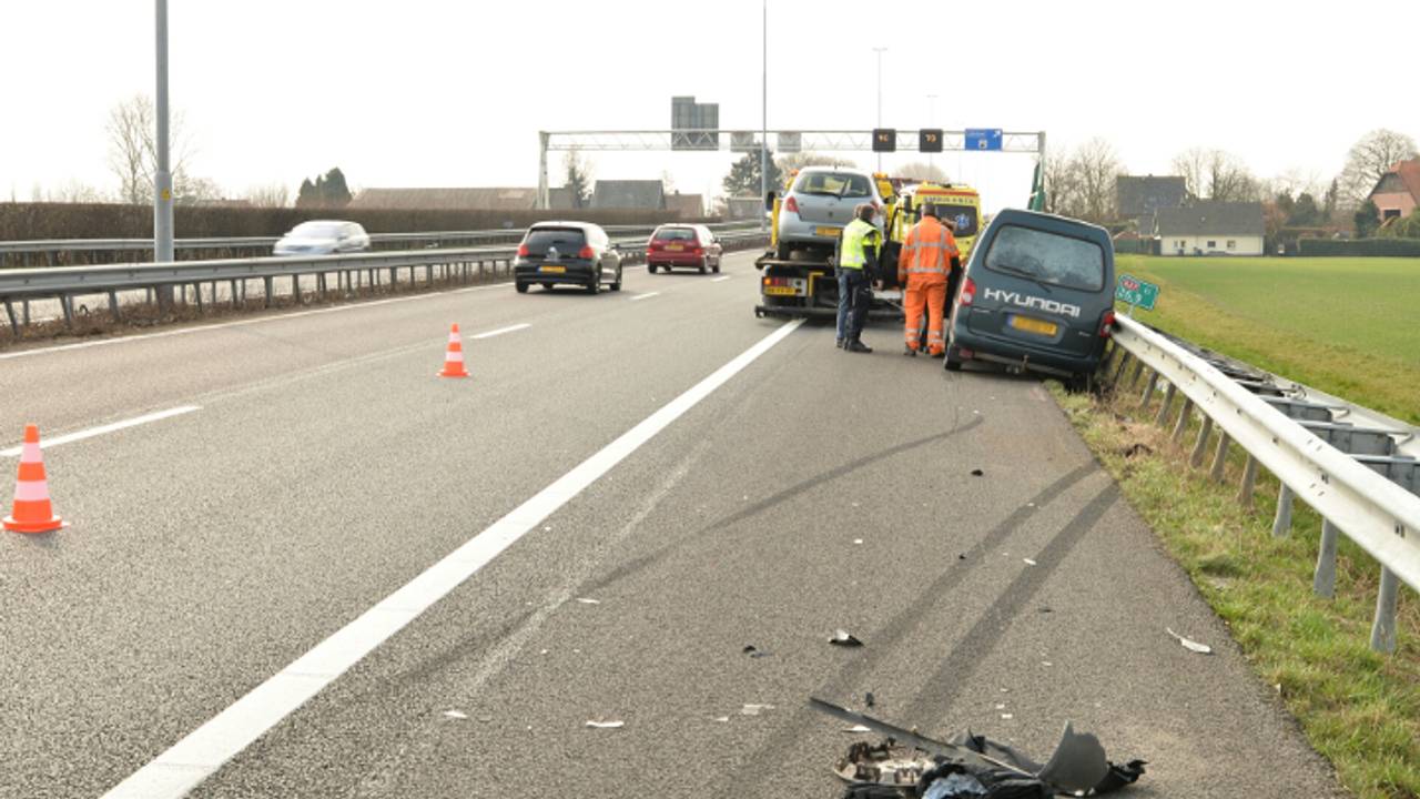 Botsing op de A27 (foto: Joes van Wanrooij / Stuve Fotografie)