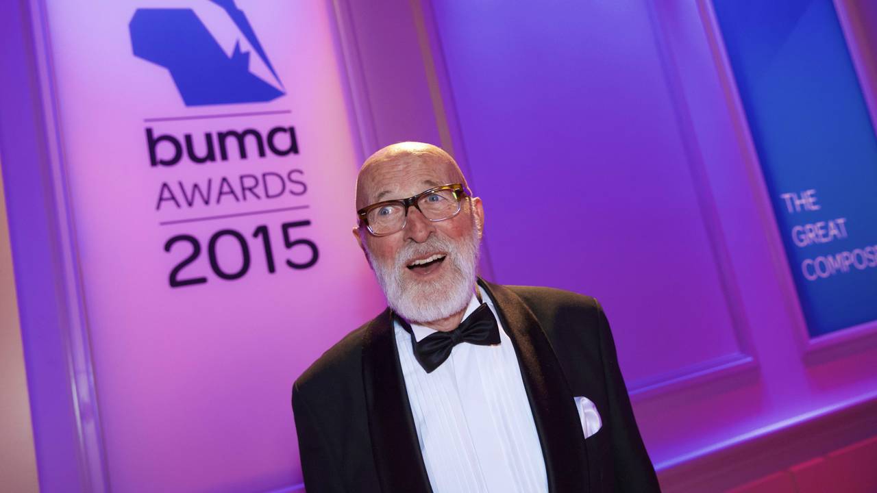 Pierre Kartner krijgt de Buma Lifetime Achievement Award  (Foto: ANP)