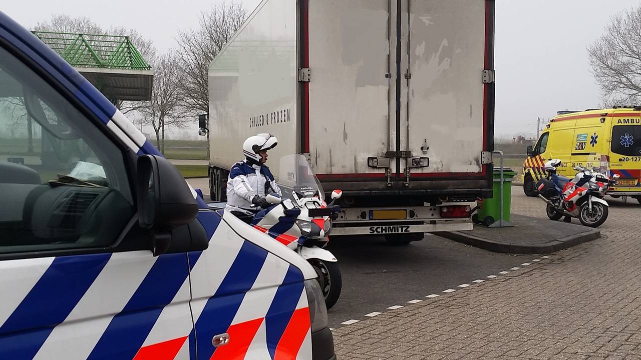 Vijf illegalen in koelwagen grens (foto: Koninklijke Marechaussee)