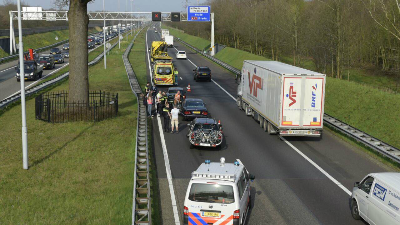 Ongeval op A58 bij Breda. (foto: Tom van der Put:SQ Vision)