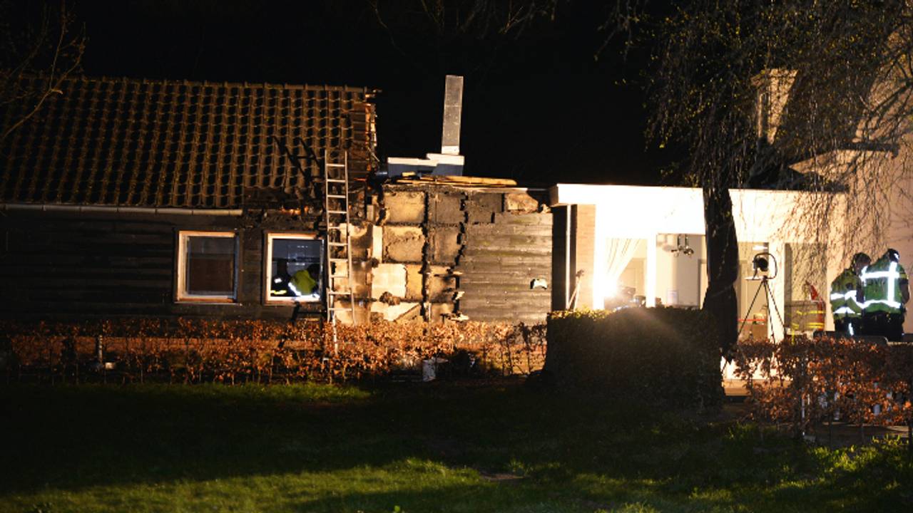 Mogelijk sprake van brandstichting  (foto: Toby de Kort / De Kort Media)