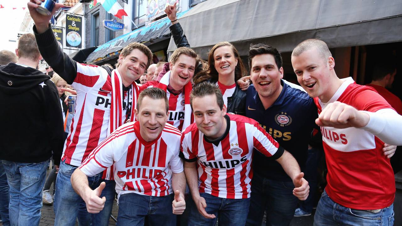 Fans PSV kopen massaal kaarten voor de Champions League