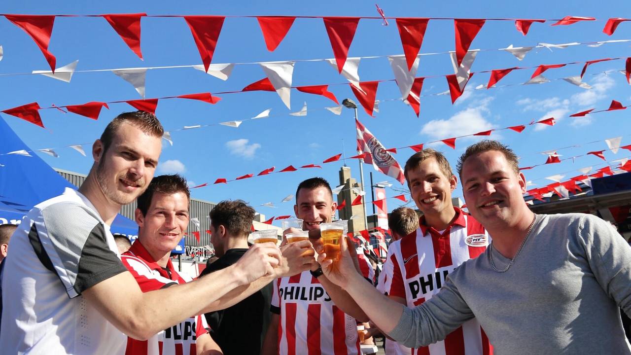 VVD in Eindhoven stelt vragen over verboden oefenwedstrijd van PSV (foto: Karin Kamp)